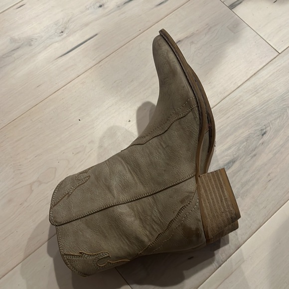 Size 10 Cowboy Boots - Picture 3 of 5